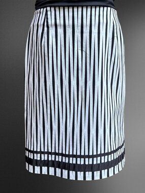 Juliana Collezione Black White Stripe A-Line Skirt Size 10 Made in US Ribbon Hem